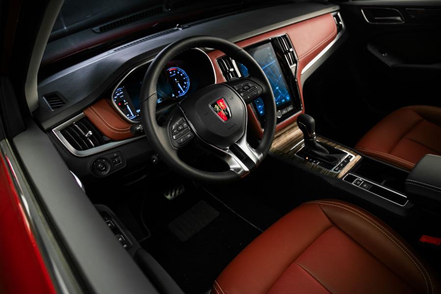 Интерьер Roewe RX5 2016 года  (фото 22 из 23)